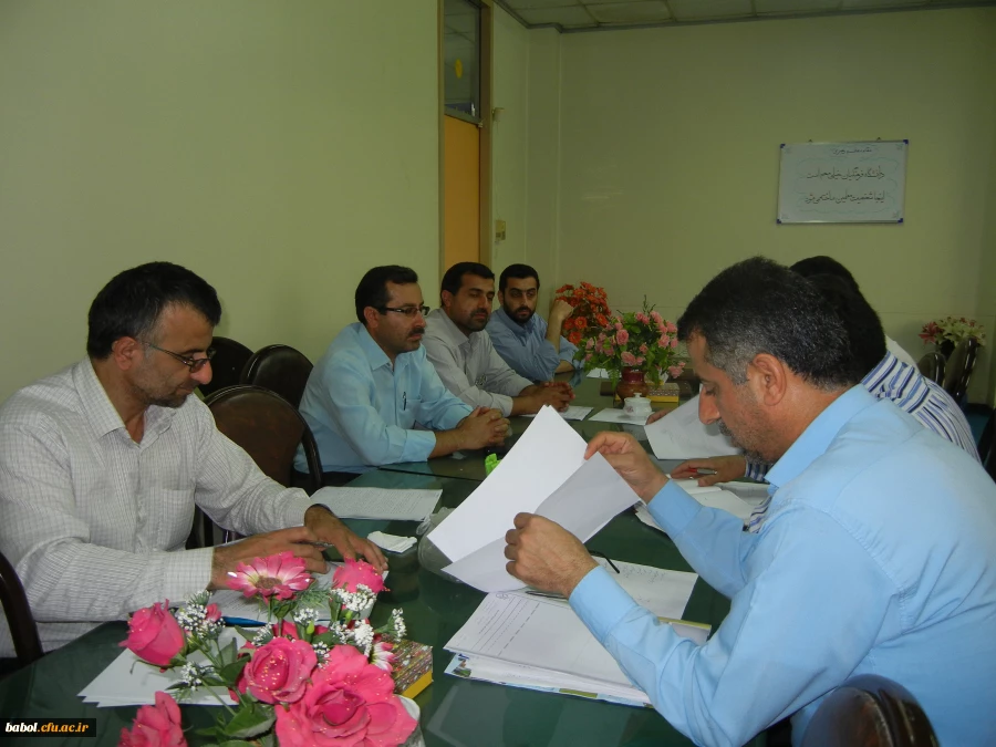 جلسه بررسی مشکلات و موانع آغاز سال تحصیلی جدید93-92