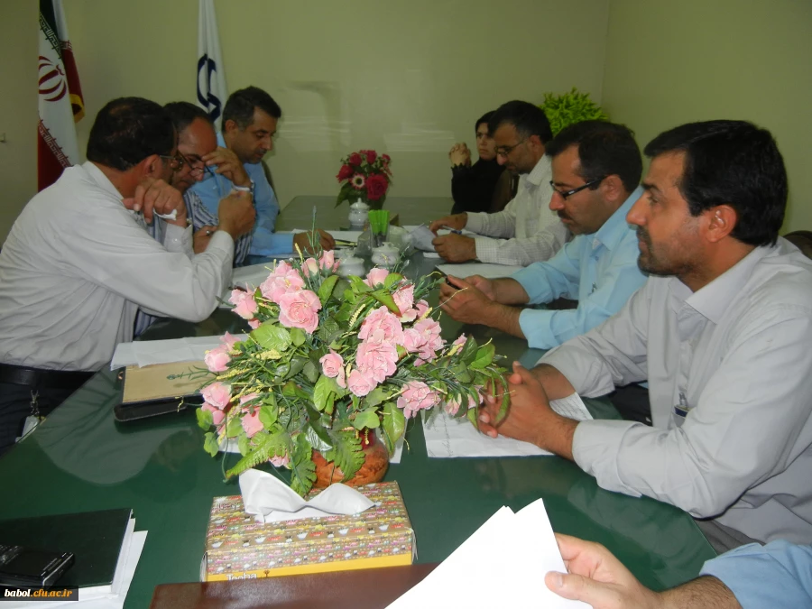 جلسه بررسی مشکلات و موانع آغاز سال تحصیلی جدید93-92