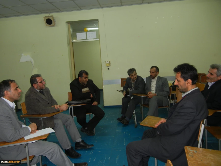 جلسه مدیران گروههای آموزشی  با اعضاء