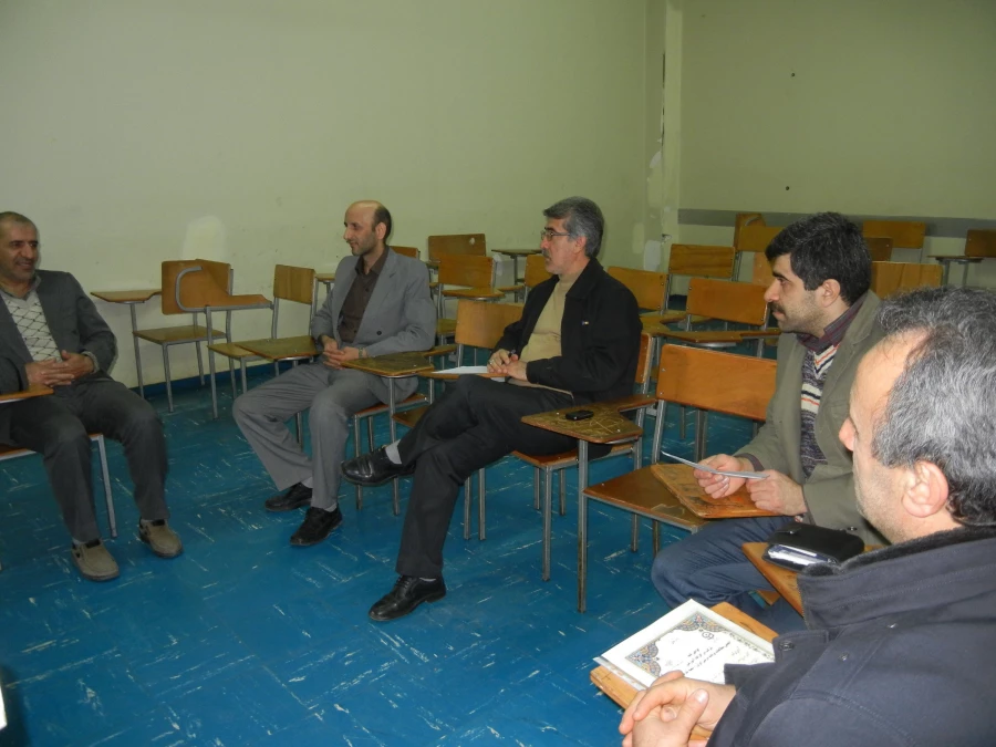 جلسه مدیران گروههای آموزشی  با اعضاء