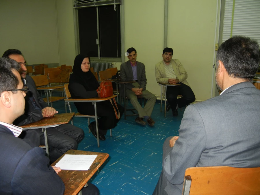 جلسه مدیران گروههای آموزشی  با اعضاء