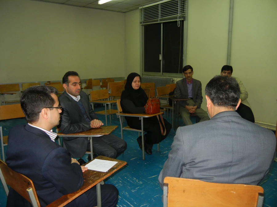 جلسه مدیران گروههای آموزشی  با اعضاء