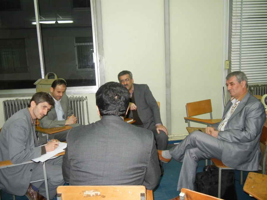 جلسه مدیران گروههای آموزشی  با اعضاء