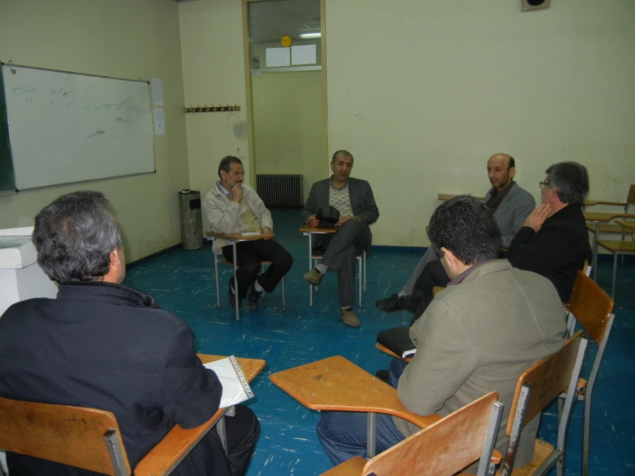 جلسه مدیران گروههای آموزشی  با اعضاء