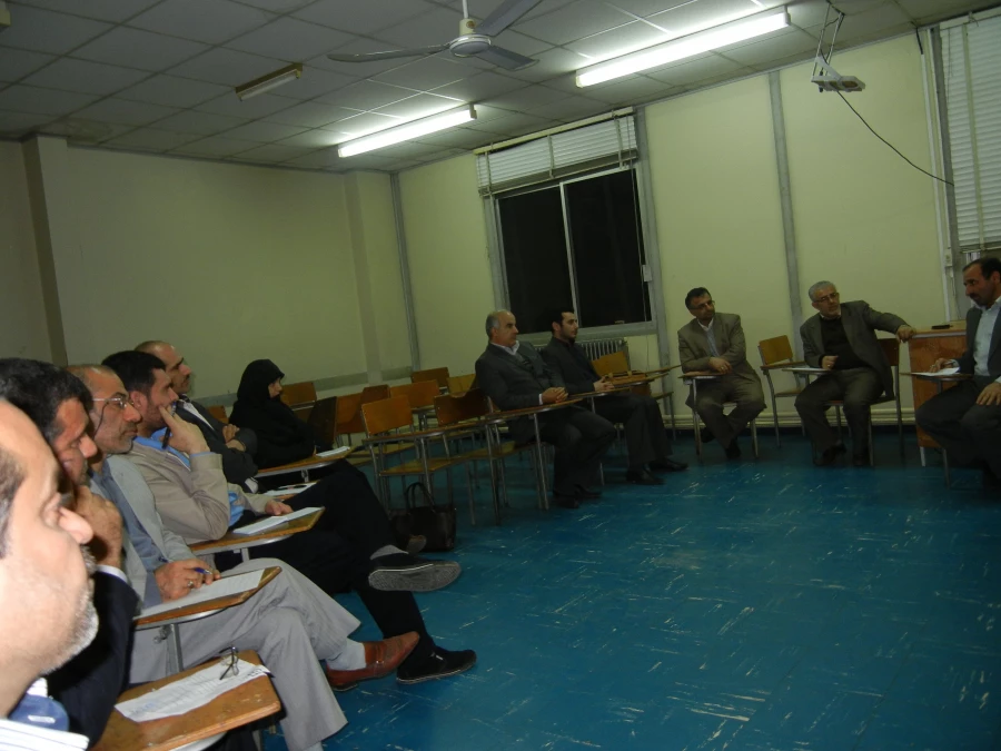 جلسه مدیران گروههای آموزشی  با اعضاء