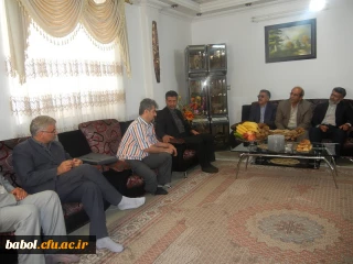 معاون توسعه مدیریت و منابع دانشگاه فرهنگیان و همکاران در دیدارباخانواده محترم جانباز و آزاده محترم آقای ابراهیم  خیراله زاده جانبازان نعمت و ارزش بی بدیل برای کشور هستند