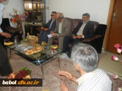 حضور معاون توسعه مدیریت و منابع دانشگاه فرهنگیان  و همکاران در دیدار با خانواده ی محترم همکار ایثارگر و جانباز آقای ابراهیم خیراله زاده