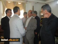 حضور معاون توسعه مدیریت و منابع دانشگاه فرهنگیان  و همکاران در دیدار با خانواده ی محترم همکار ایثارگر و جانباز آقای ابراهیم خیراله زاده