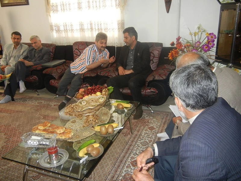 حضور معاون توسعه مدیریت و منابع دانشگاه فرهنگیان در دیدار با خانواده محترم آزاده و جانباز مرکز آقای ابراهیم خیراله زاده