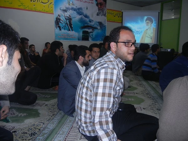 سلسله جلسات تریبون آزادبا موضوع انرژی هسته ای در خوابگاه شهید علامه زاده مرکز