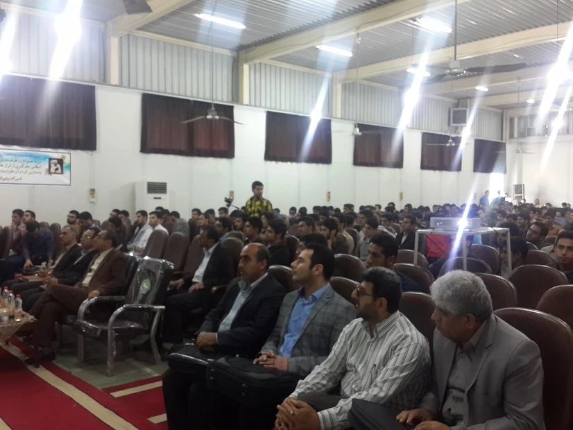 آیین گرامی داشت هفته معلم و تجلیل از دانشجویان برتر علمی