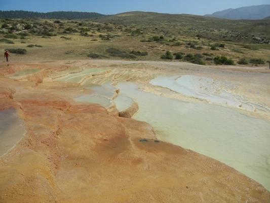 اردوی  مسئولین و همکاران مرکز به چشمه باداب سورت کیاسر ساری زیباترین چشمه جهان
