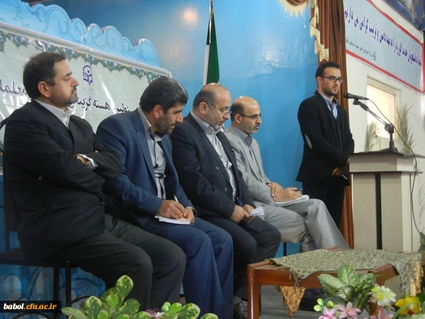 نشست  گزینش اداره کل آموزش و پرورش استان با دانشجویان مرکز