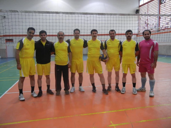 مسابقه دوستانه ورزشی بین مرکز با پردیس دکترشریعتی ساری