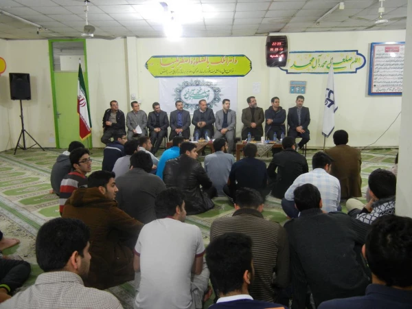 جلسه پرسش و پاسخ  دانشجویان با مسئولین پردیس و مرکز