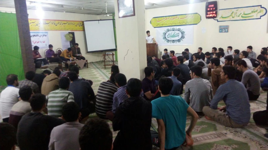 مناظره ی دانشجویی به مناسبت نه دی ماه