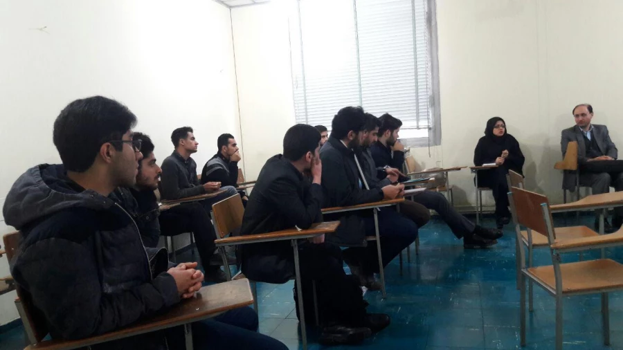 جلسه دفاع اولین دانشجوی   رشته علوم تربیتی در درس کارورزی1