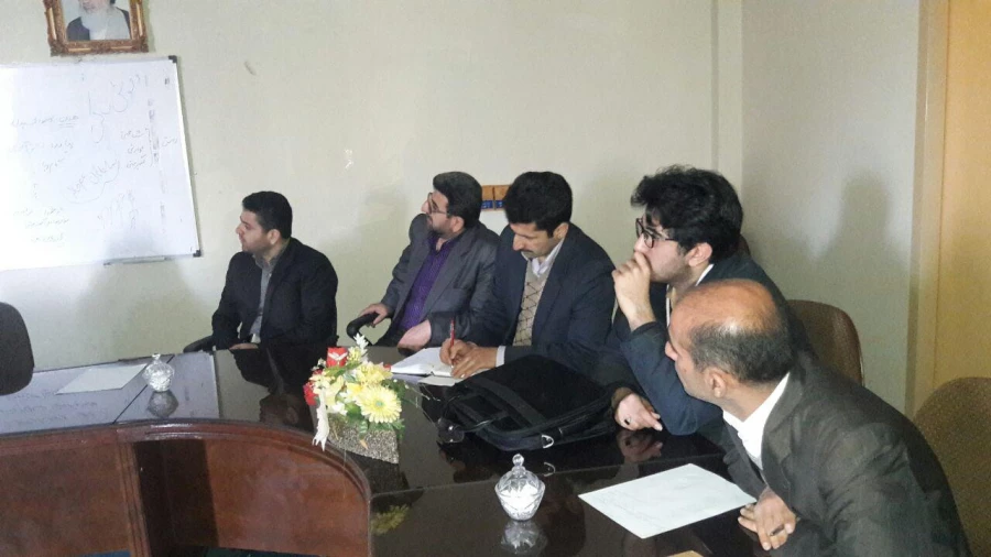 جلسه دفاع دانشجویان رشته زبان و ادبیات فارسی در درس کارورزی1