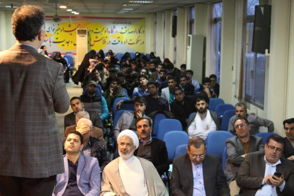 آیین گرامیداشت و  تجلیل از دانشجویان برتر دانشگاه فرهنگیان استان مازندران در مرکز حضرت فاطمه الزهرا(س) قائمشهر