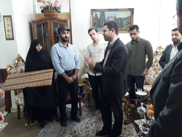 دیدار مسئولین و دانشجویان دانشگاه از خانواده  شهیدمدافع حرم سیدحسین  رئیسی