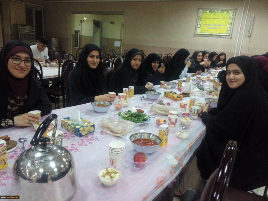 برگزاری جلسه شورای صنفی و کانون تربیت بدنی دانشجویان دانشگاه فرهنگیان استان مازندران در مرکز  به صرف افطار