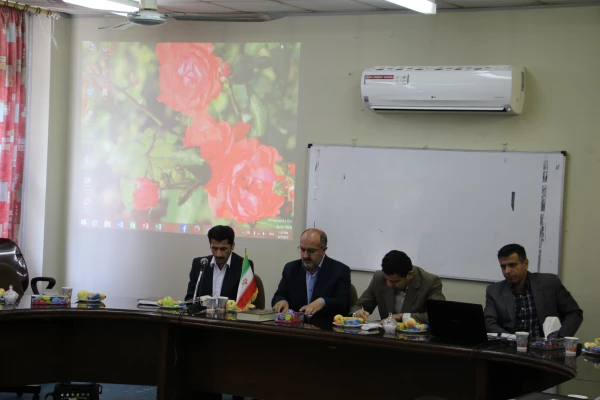 نشست صمیمی مسئول محترم نظارت و ارزیابی  و پژوهش مدیریت امور پردیس های استان با کارکنان مرکز