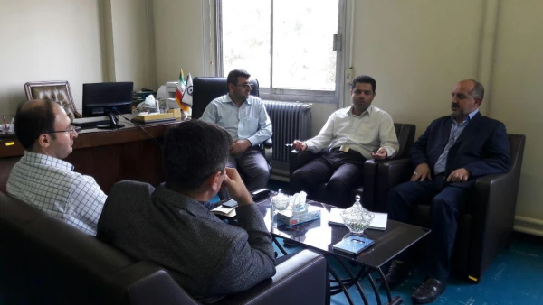 نشست صمیمی مسئول محترم نظارت و ارزیابی  و پژوهش مدیریت امور پردیس های استان با کارکنان مرکز