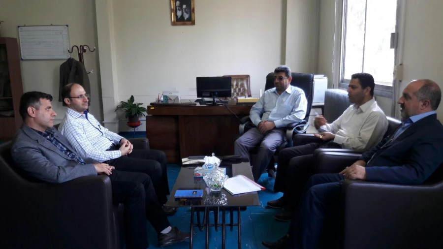 نشست صمیمی مسئول محترم نظارت و ارزیابی  و پژوهش مدیریت امور پردیس های استان با کارکنان مرکز