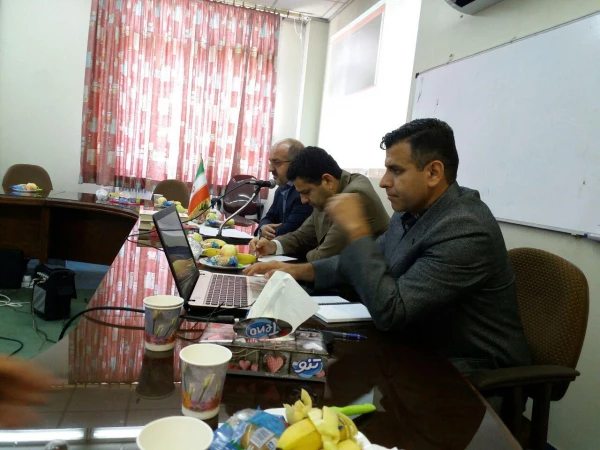 نشست صمیمی مسئول محترم نظارت و ارزیابی  و پژوهش مدیریت امور پردیس های استان با کارکنان مرکز