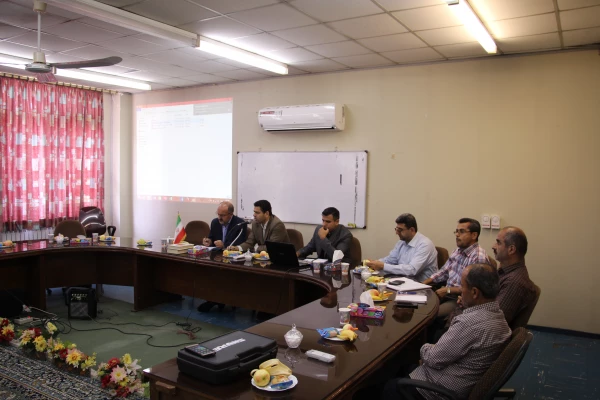 نشست صمیمی مسئول محترم نظارت و ارزیابی  و پژوهش مدیریت امور پردیس های استان با کارکنان مرکز