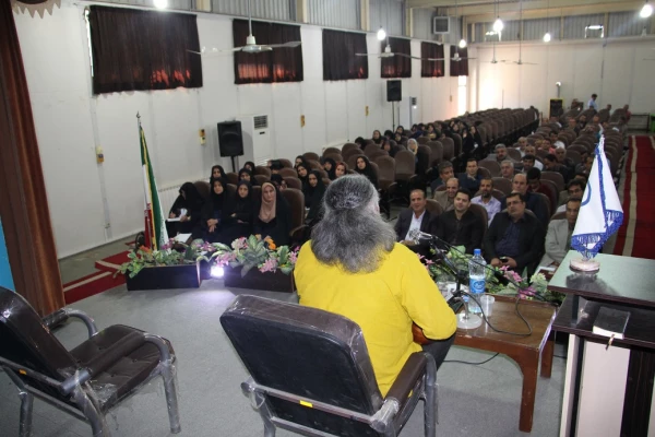 برگزاری دومین همایش مدیران میزبان دانش آموختگان دانشگاه فرهنگیان  و اجرای موسیقی اصیل ایرانی توسط استاد حیدرپور