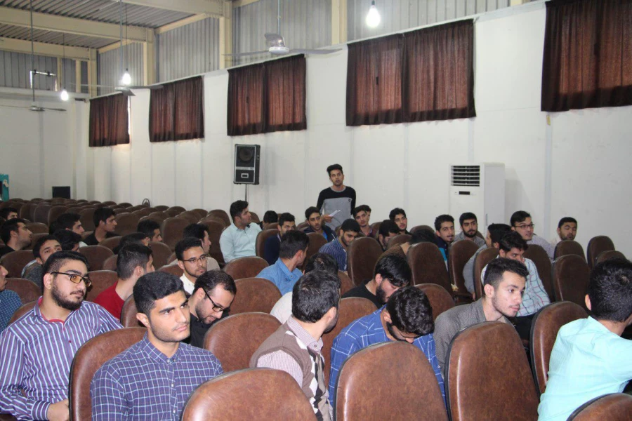 نشست مشترک مسئولین دانشگاه با دانشجو معلمان مرکز