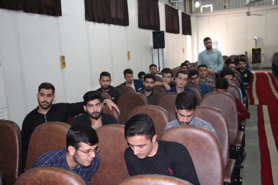 نشست مشترک مسئولین دانشگاه با دانشجو معلمان مرکز