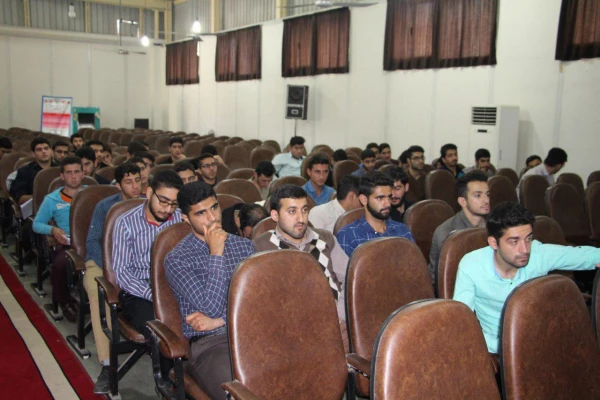 نشست مشترک مسئولین دانشگاه با دانشجو معلمان مرکز