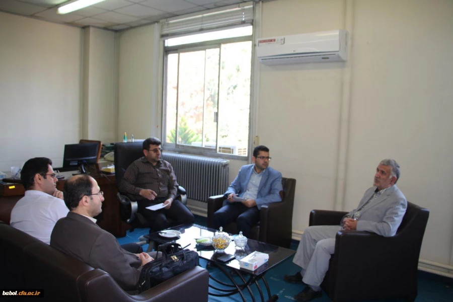 جلسه مسئولین با کارشناسان مشاوره