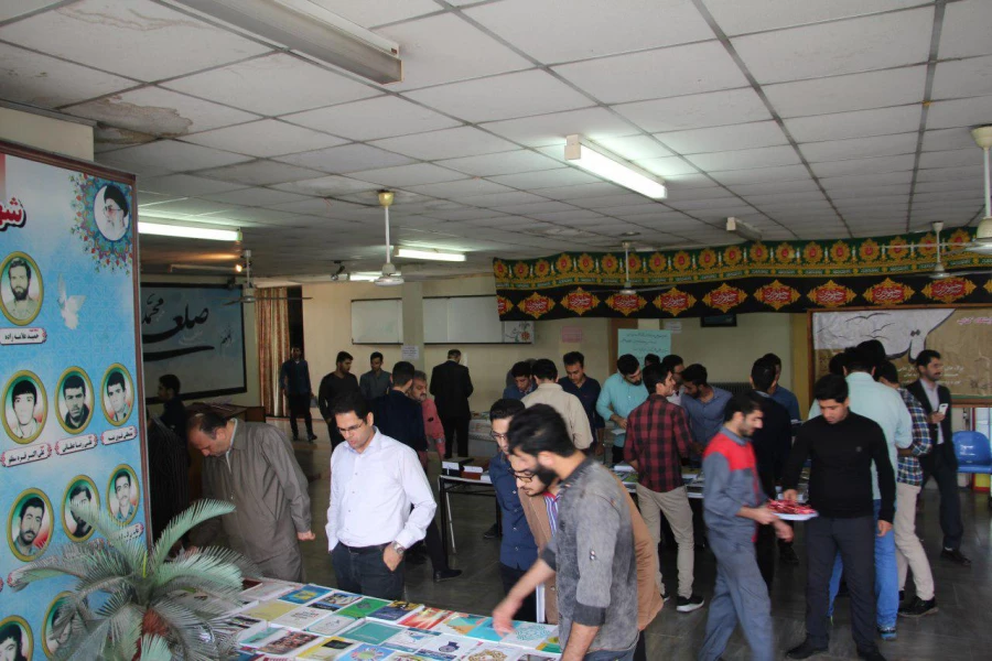 نمایشگاه کتاب جدیدالتالیف در مرکز