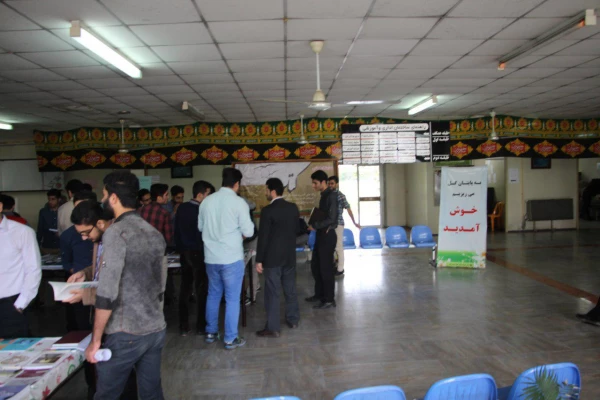 نمایشگاه کتاب جدیدالتالیف در مرکز