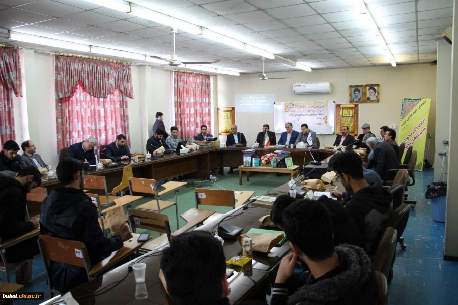 برنامه اهدای خون باحضور  کارکنان اداری و دانشجویان  معلمان مرکز