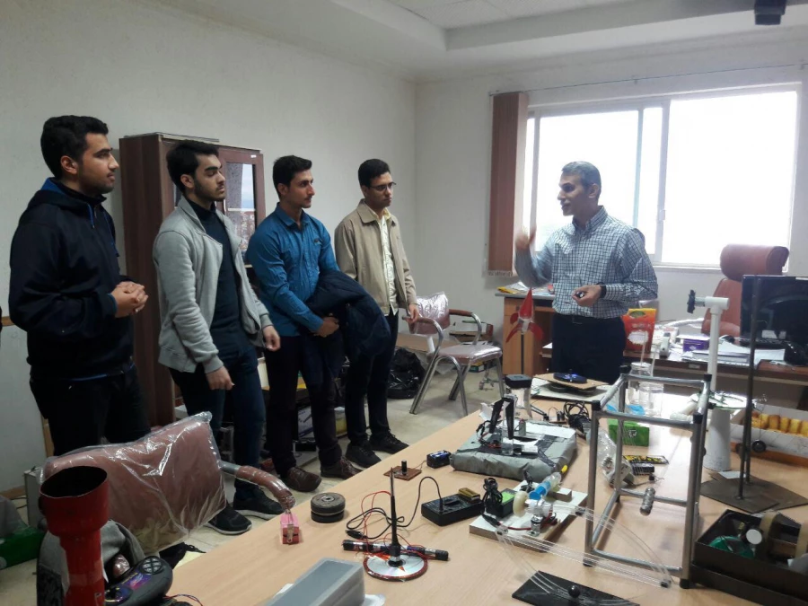 دیدارکارشناسان آموزش و پژوهش و اعضای انجمن های علمی دانشجویان با استاد پژوهشگر فوق دکتری فیزیک و عضوهیات علمی دانشگاه صنعتی نوشیروانی آقای دکتر رضا  خانبابایی