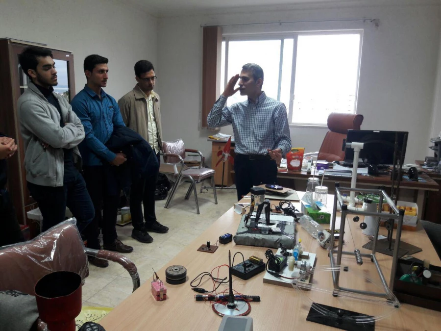 دیدارکارشناسان آموزش و پژوهش و اعضای انجمن های علمی دانشجویان با استاد پژوهشگر فوق دکتری فیزیک و عضوهیات علمی دانشگاه صنعتی نوشیروانی آقای دکتر رضا  خانبابایی