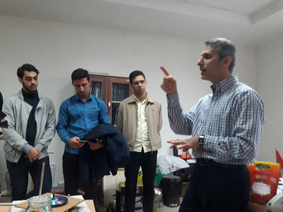 دیدارکارشناسان آموزش و پژوهش و اعضای انجمن های علمی دانشجویان با استاد پژوهشگر فوق دکتری فیزیک و عضوهیات علمی دانشگاه صنعتی نوشیروانی آقای دکتر رضا  خانبابایی