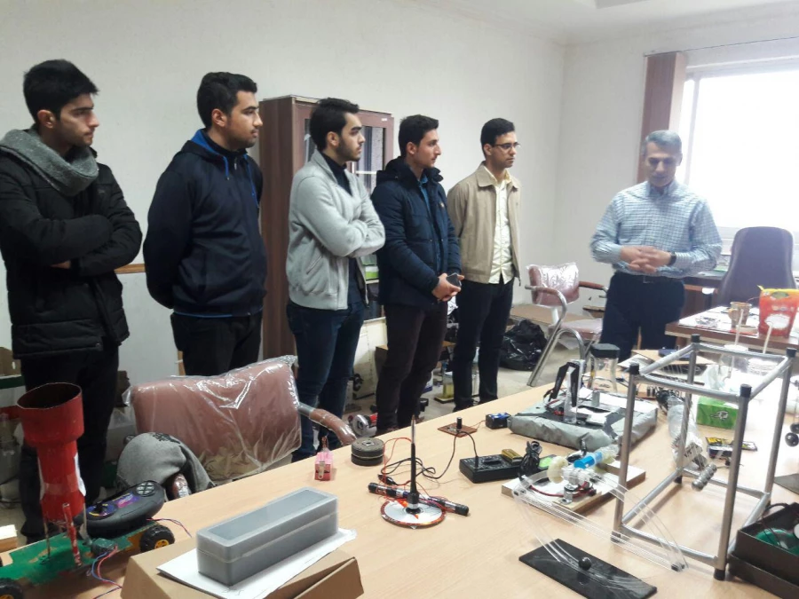 دیدارکارشناسان آموزش و پژوهش و اعضای انجمن های علمی دانشجویان با استاد پژوهشگر فوق دکتری فیزیک و عضوهیات علمی دانشگاه صنعتی نوشیروانی آقای دکتر رضا  خانبابایی