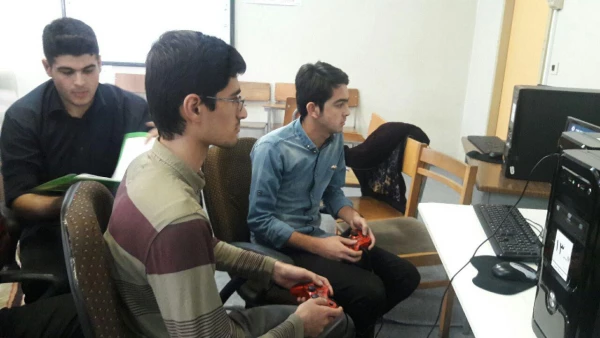مسابقات بازی های رایانه ای Pes دانشجو معلمان
