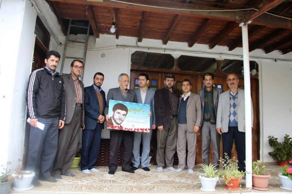 دیدار سرپرست و مسولین بخش های مختلف مرکز از خانواده محترم شهید دیّاری