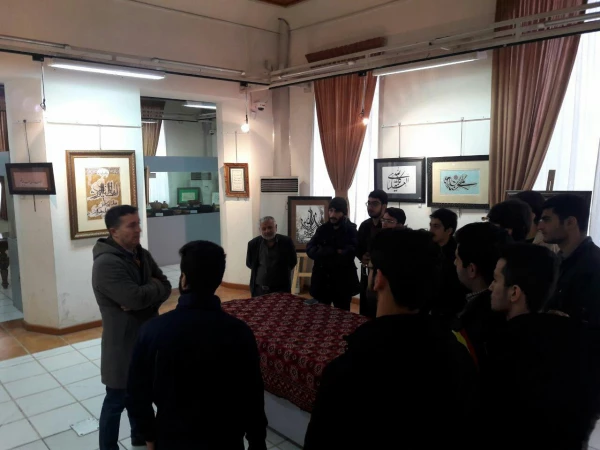 بازدید دانشجومعلمان مرکزاز نمایشگاه خوشنویسی سوگواره یاس بابل