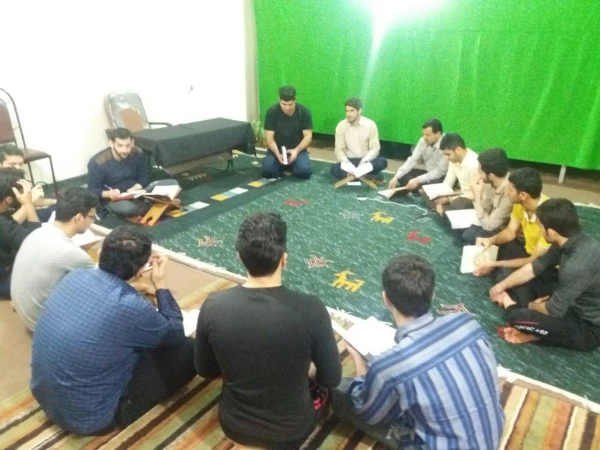 برگزاری دوره های  روخوانی و روانخوانی قرآن کریم در خوابگاه  شهیدعلامه زاده مرکز