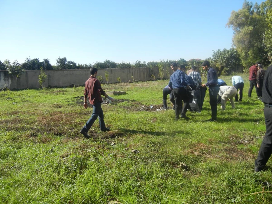 طرح جهادی نظافت در محیط دانشگاه