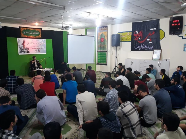 نشست بصیرتی ،سیاسی 
13 آبان روز مبارزه با استکبار جهانی