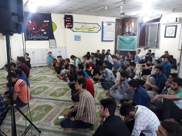 نشست بصیرتی ،سیاسی 
13 آبان روز مبارزه با استکبار جهانی