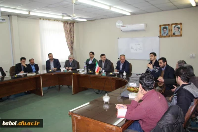 با حضور معاونت محترم توسعه منابع ودانشجویی امور پردیس ها برگزار گردید:
 نشست نقد مسئولین دانشگاه